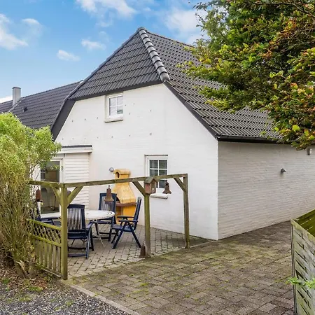 Apartment Stunning In With Wifi Thisted